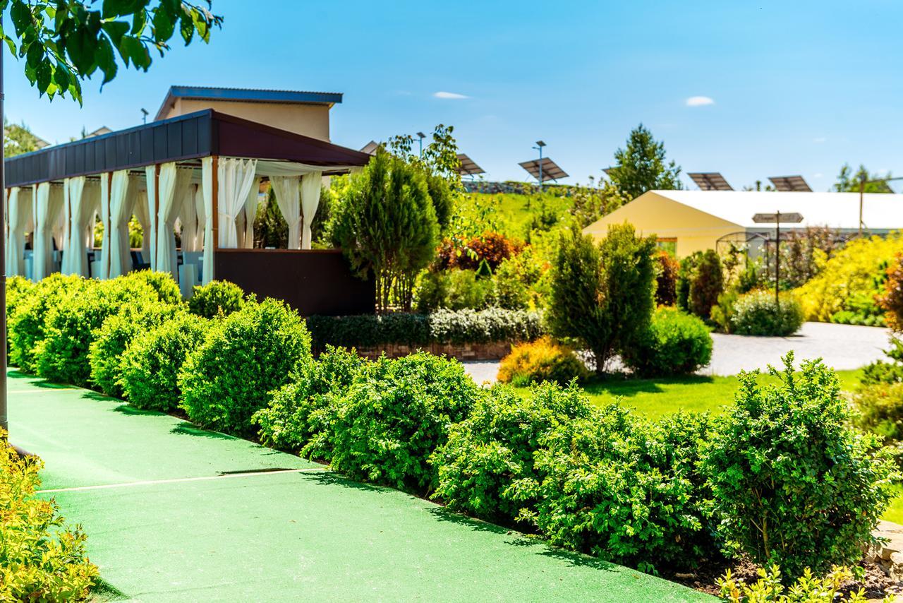 Hotel Butterfly Sadove ภายนอก รูปภาพ