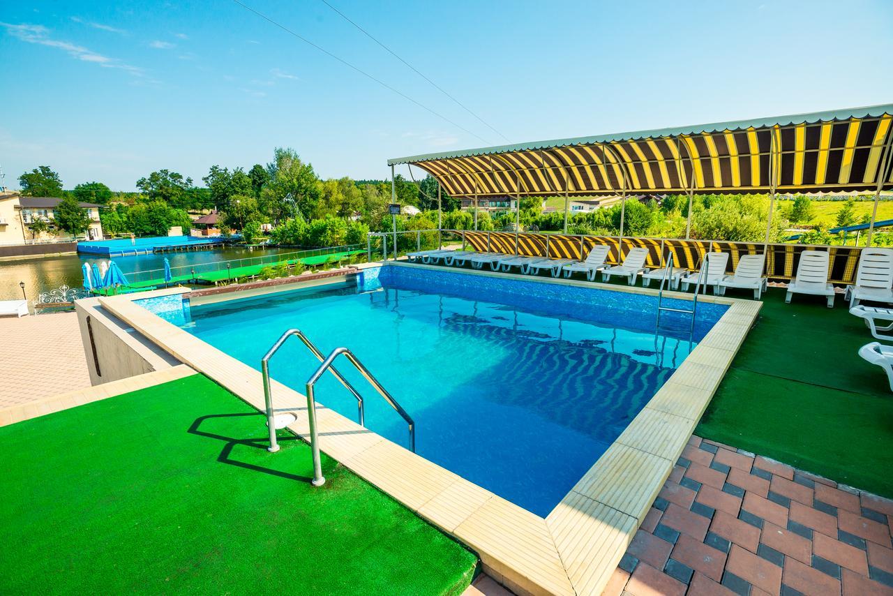 Hotel Butterfly Sadove ภายนอก รูปภาพ